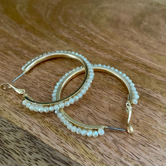 NWOT - Buckle BKE Glitz Hoop Earring - Picture 5 of 5